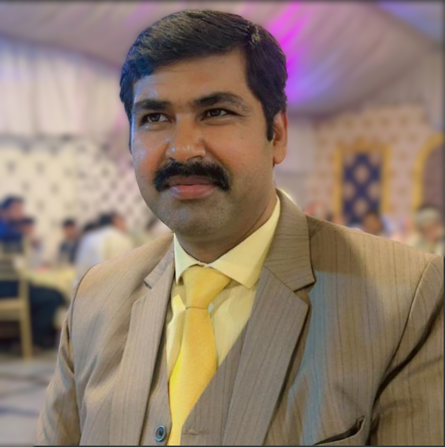 Portrait of Naveed Rafiq