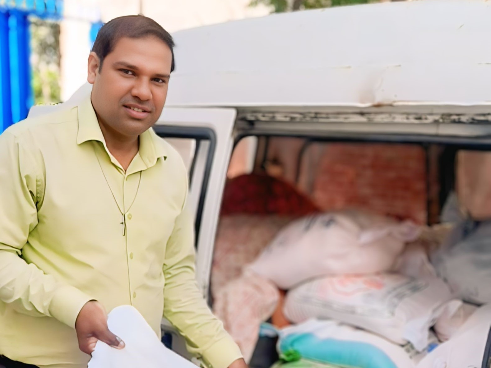 Flood Relief volunteers delivering food